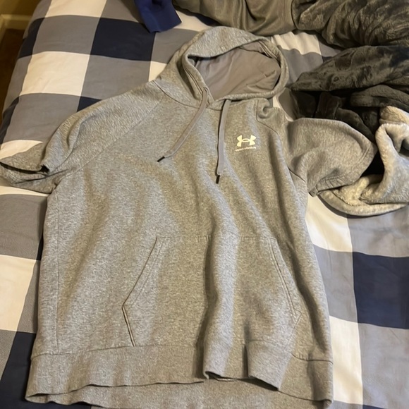 Under Armour | Sweaters | Xl Under Armour Rivals Short Sleeved Fleece ...